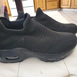 Orthotic shoes